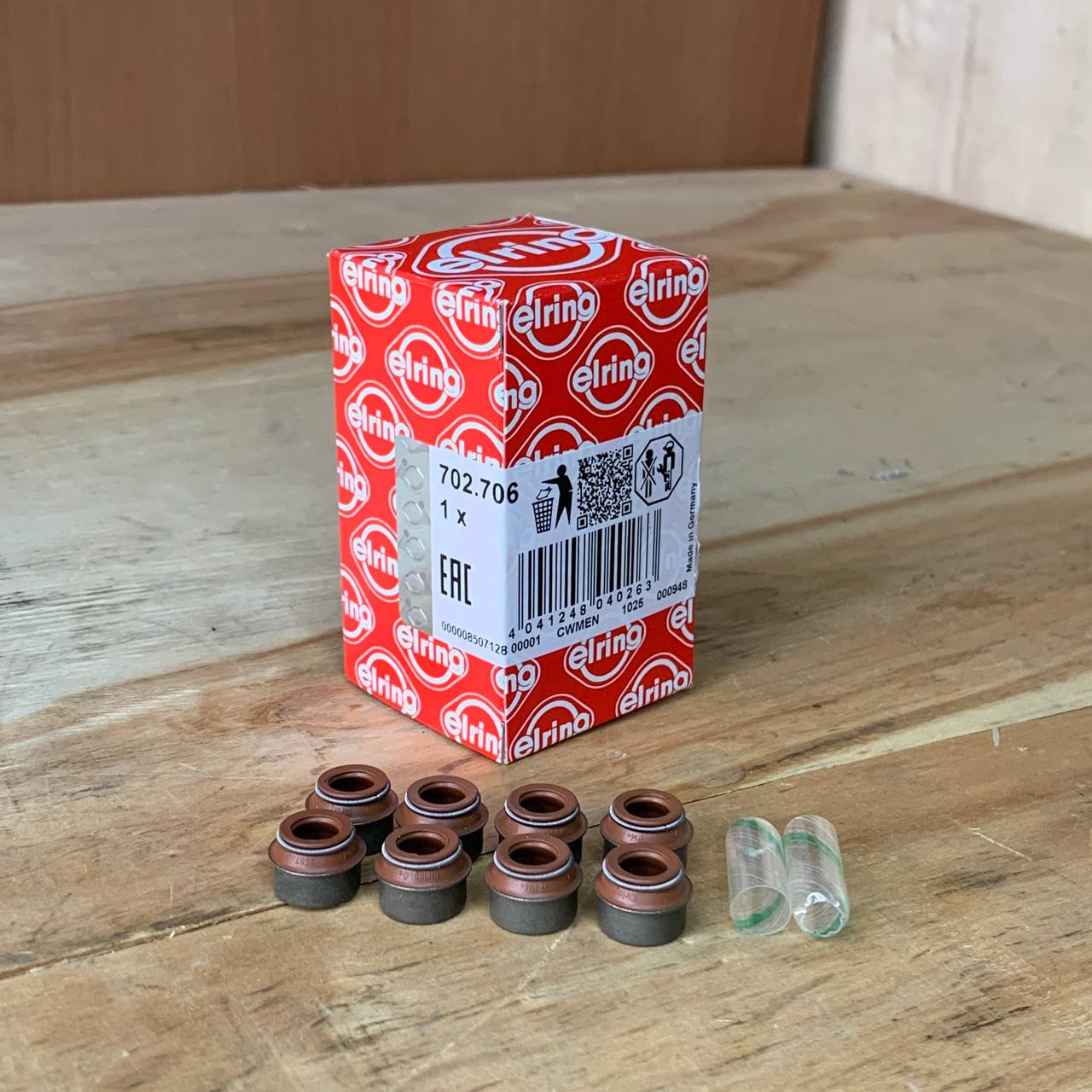 JUEGO DE GOMAS DE VÁLVULAS 8 MM (8 UNDS)