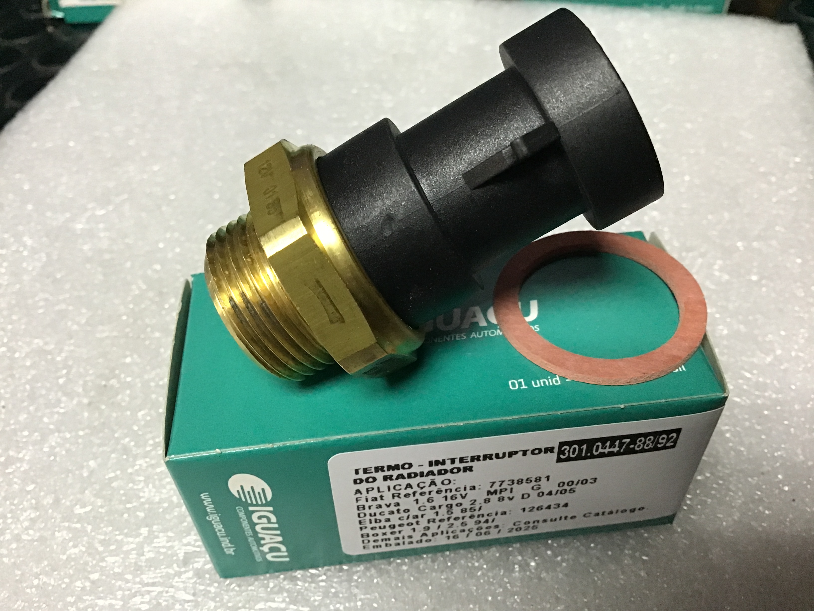 VÁLVULA DE RADIADOR NEGRA 88/92