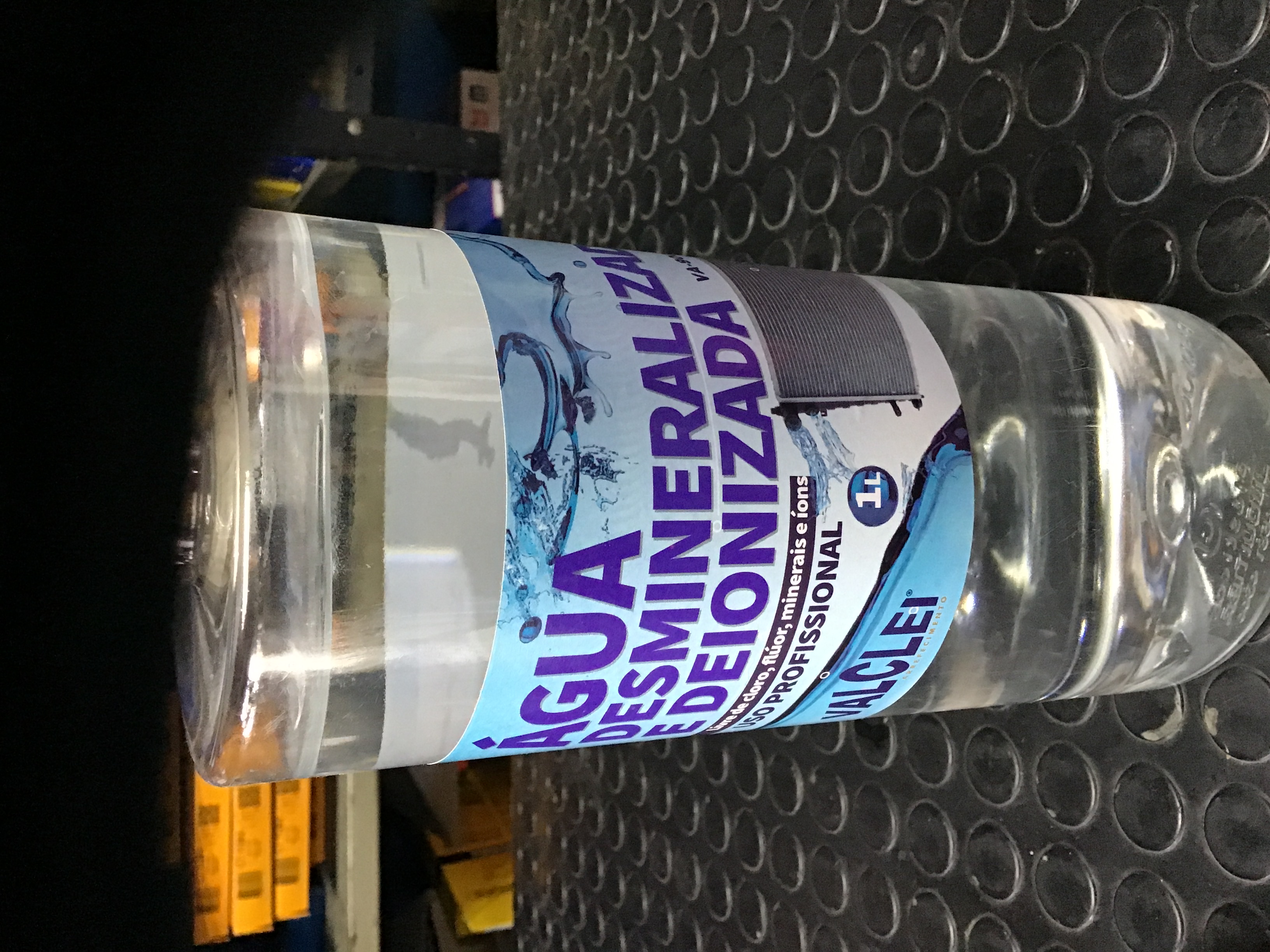 AGUA DESMINERALIZADA 1 LITRO