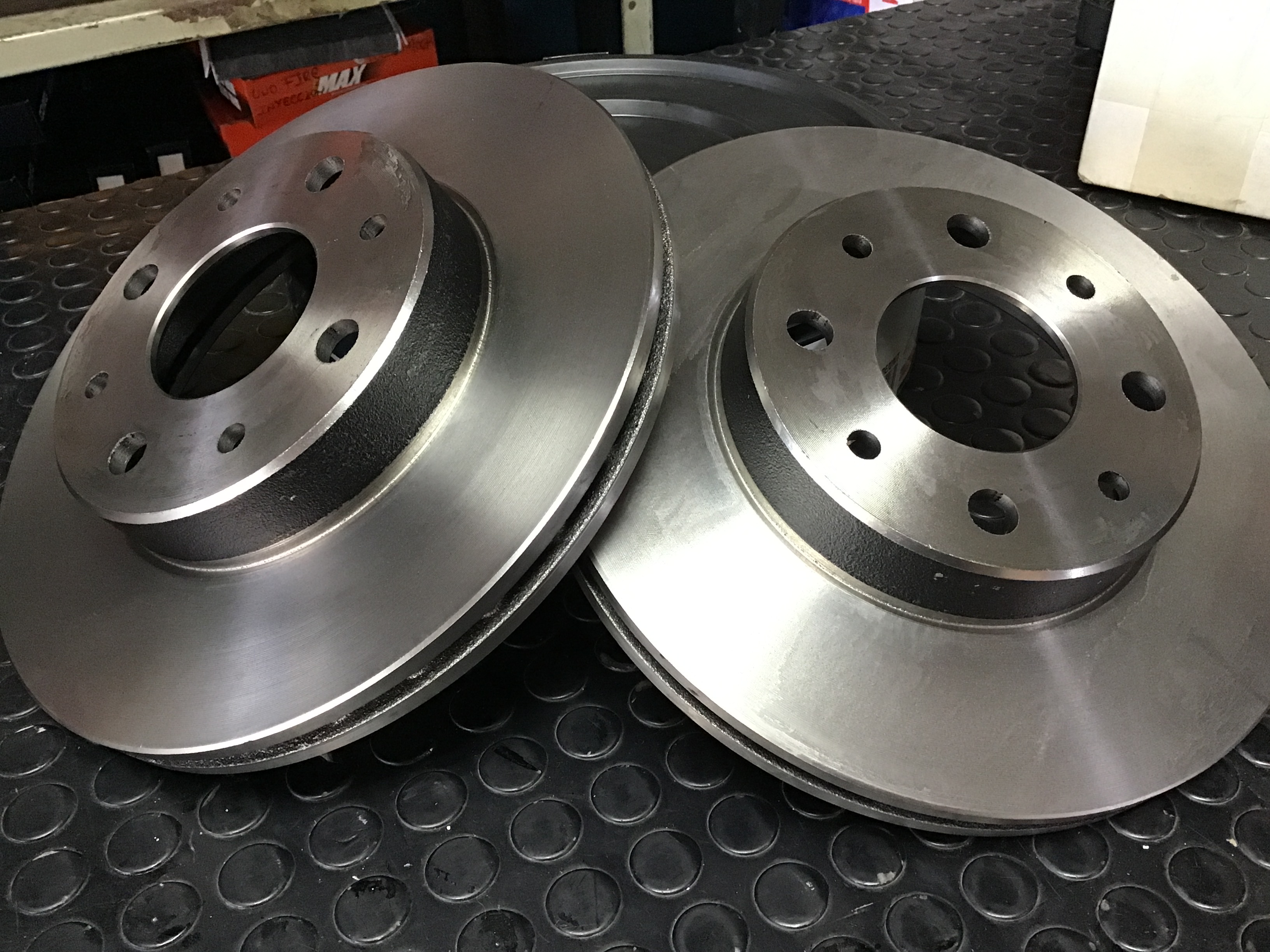 DISCO DE FRENO DELANTERO VENTILADO