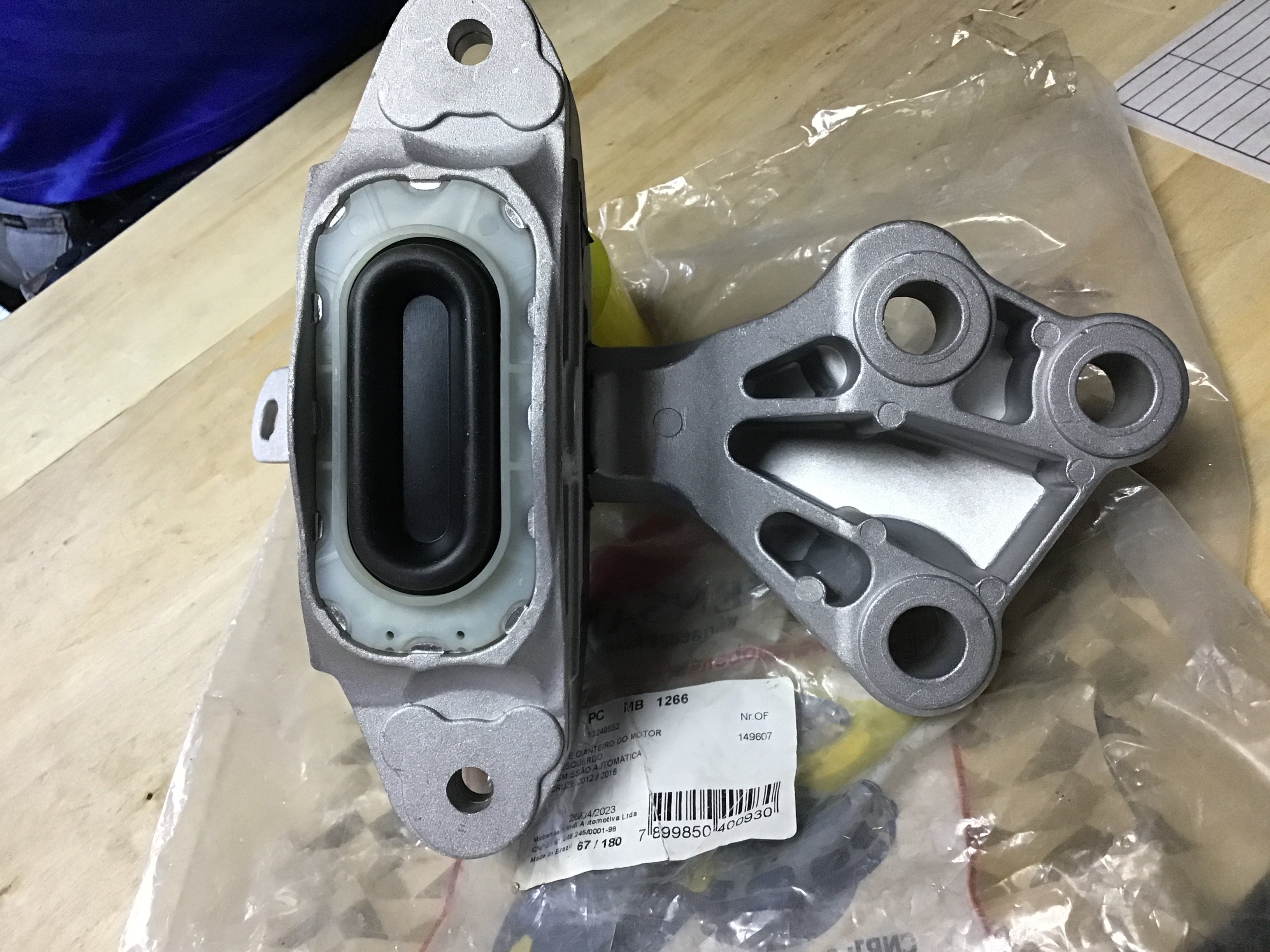 BASE DE MOTOR IZQUIERDA HIDRAULICA