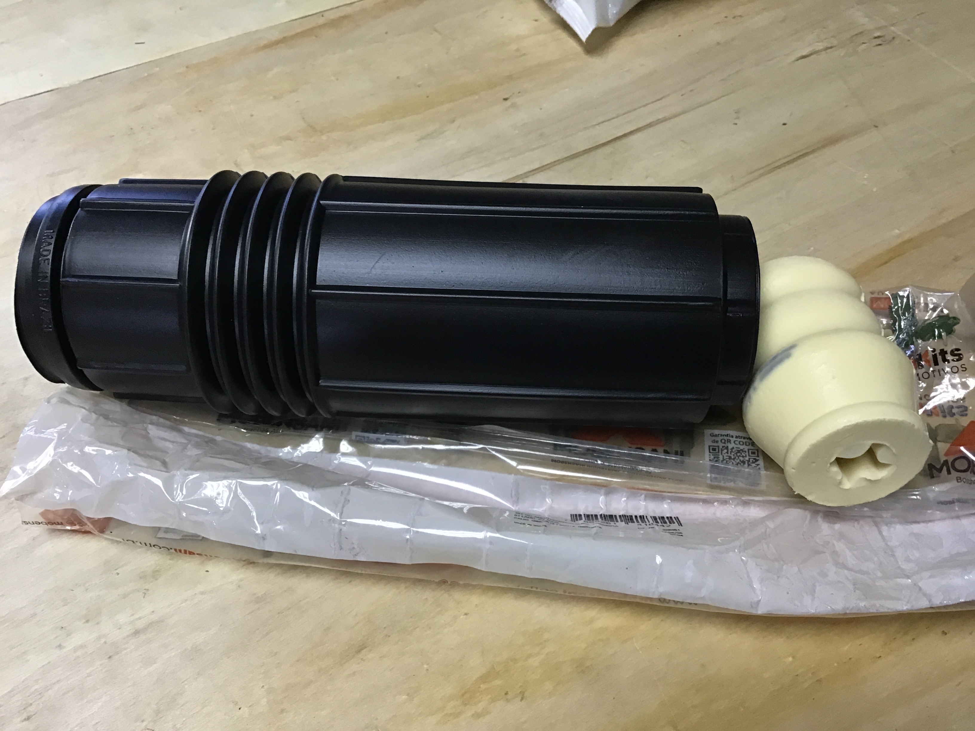 KIT DE CUBREPOLVO DE AMOKRTIGUADOR TRASERO