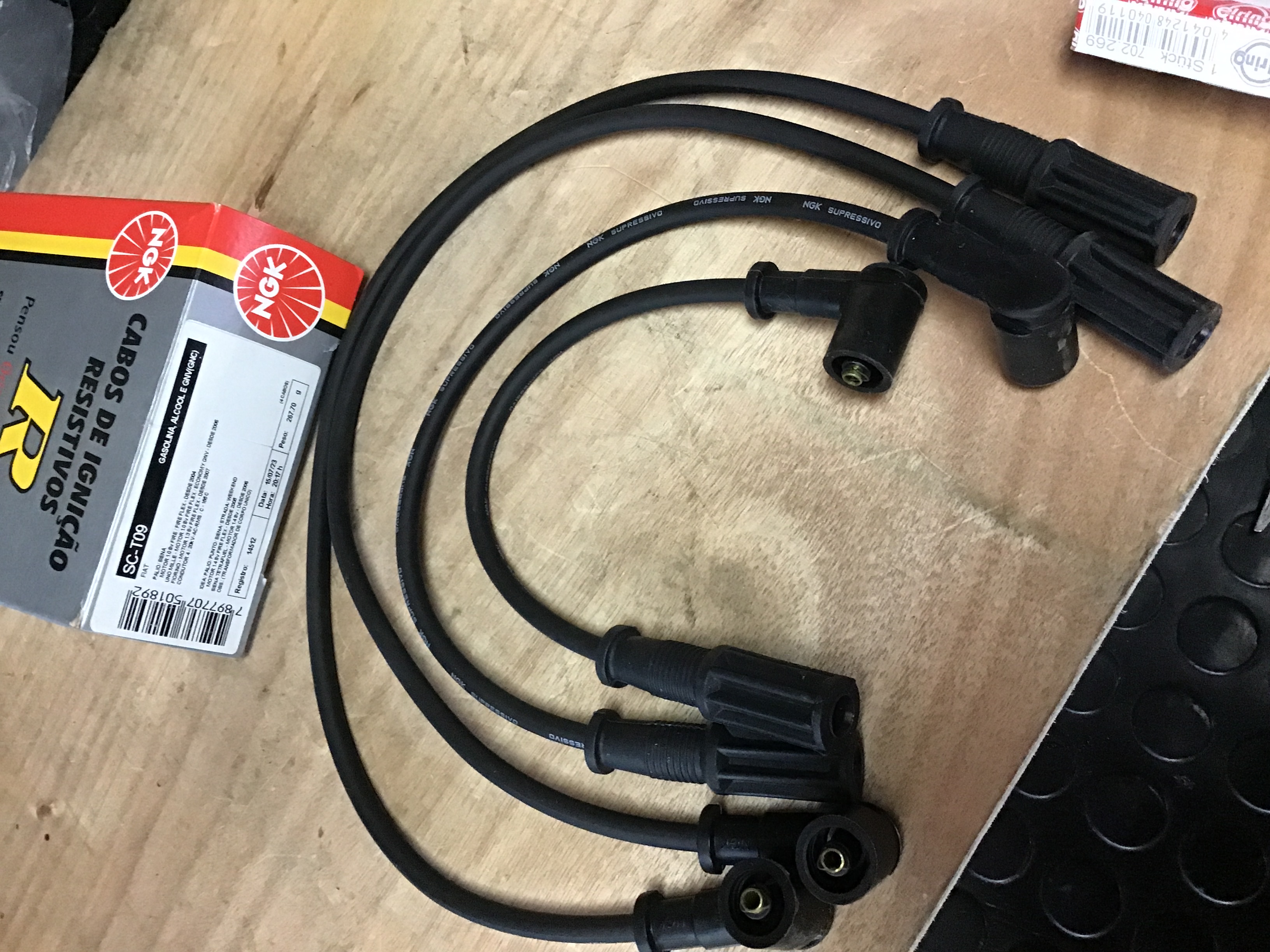 JUEGO DE CABLES DE BUJIAS 