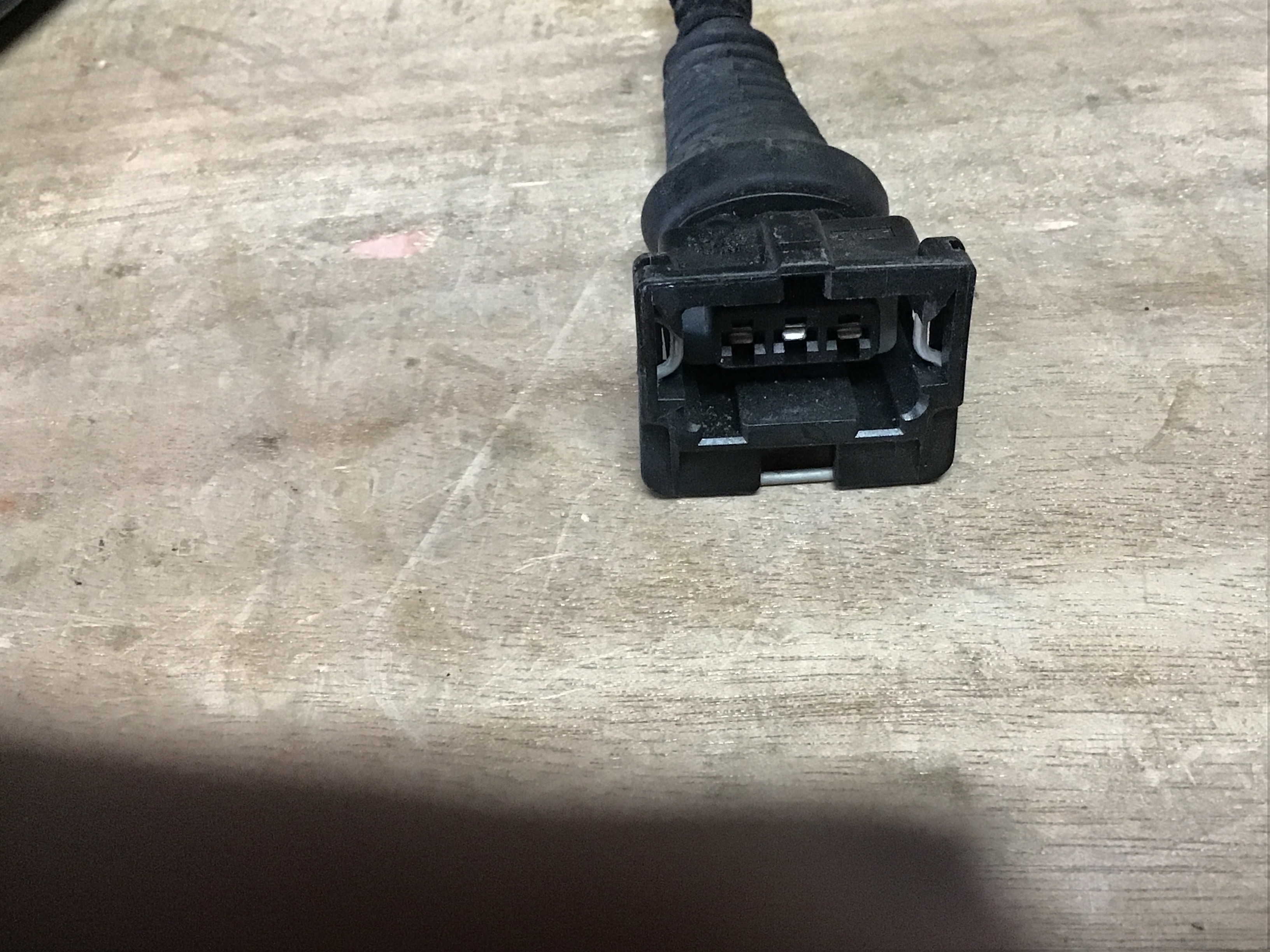 CONECTOR 3 PINES SENSOR CIGUEÑAL